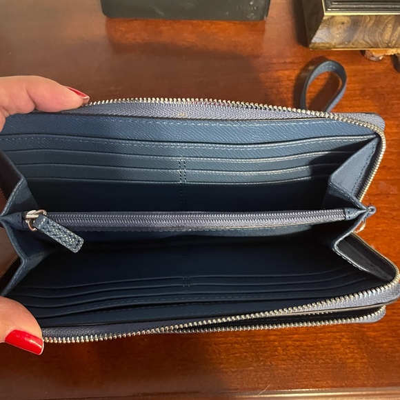 Blue Coach wristlet wallet. In new condition. - Picture 7 of 9